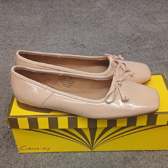 Cream Ballet Flats with Bow Detail - Picture 6 of 6